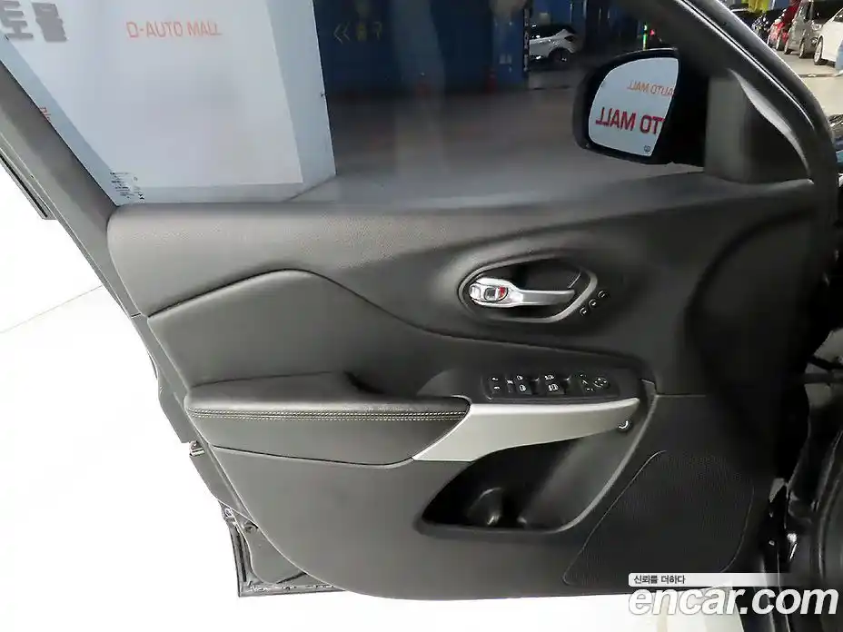 Jeep Cherokee 2017 2.2 Автомат в Москве № 170100, фото 14