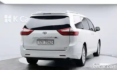 Toyota Sienna 2017 3.5 Автомат в Москве № 170345, миниатюра 3