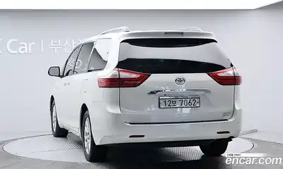 Toyota Sienna 2017 3.5 Автомат в Москве № 170345, миниатюра 4