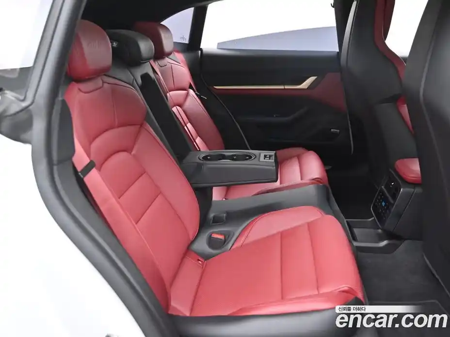 Porsche Taycan 2024 0.1 Автомат в Москве № 197841, фото 12