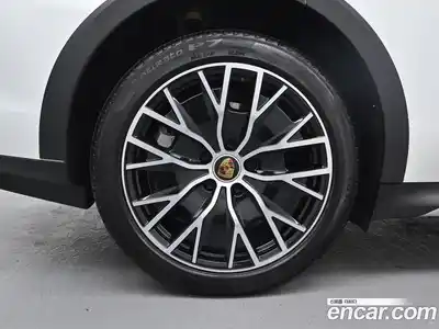 Porsche Taycan 2024 0.1 Автомат в Москве № 197841, миниатюра 5