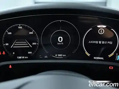 Porsche Taycan 2024 0.1 Автомат в Москве № 197841, миниатюра 8