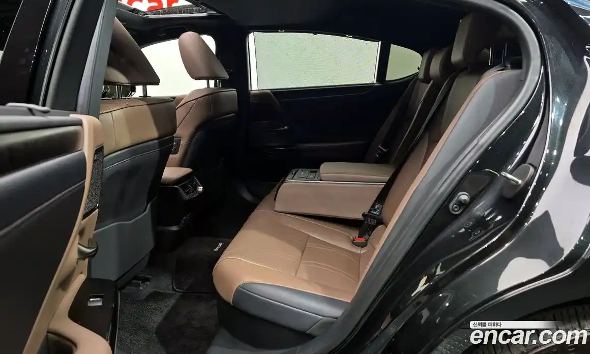 Lexus ES 2023 2.5 Автомат в Москве № 198719, фото 14