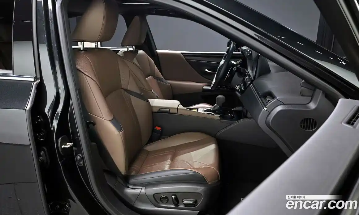 Lexus ES 2023 2.5 Автомат в Москве № 198719, фото 16