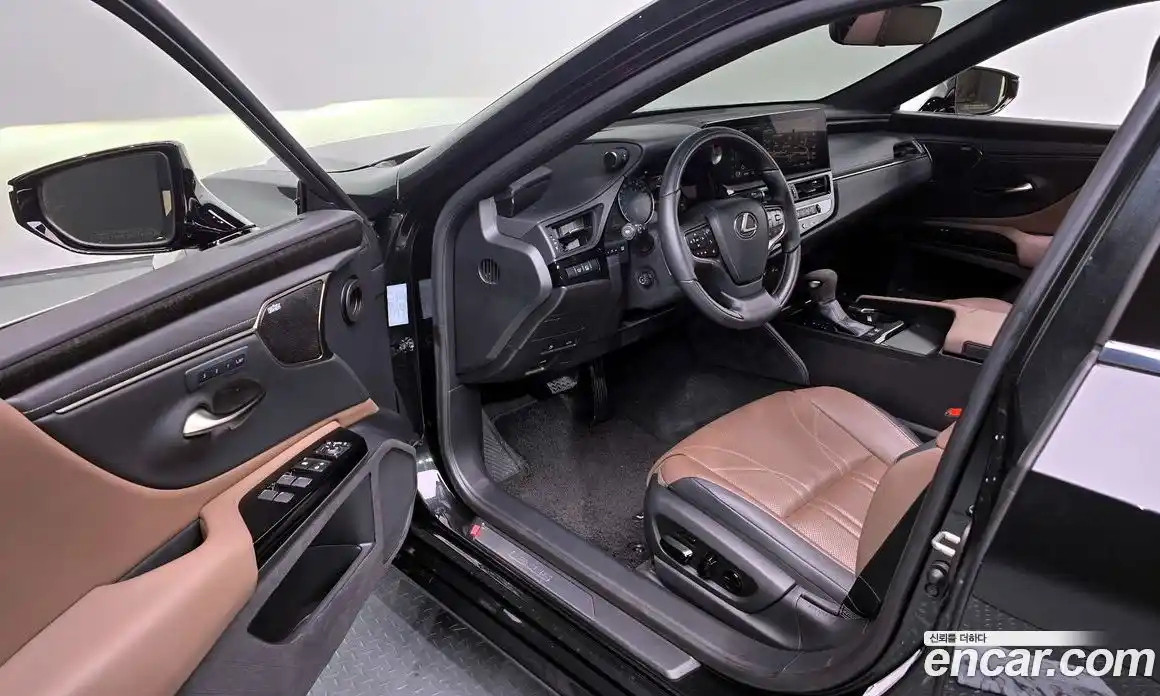 Lexus ES 2023 2.5 Автомат в Москве № 198719, фото 18