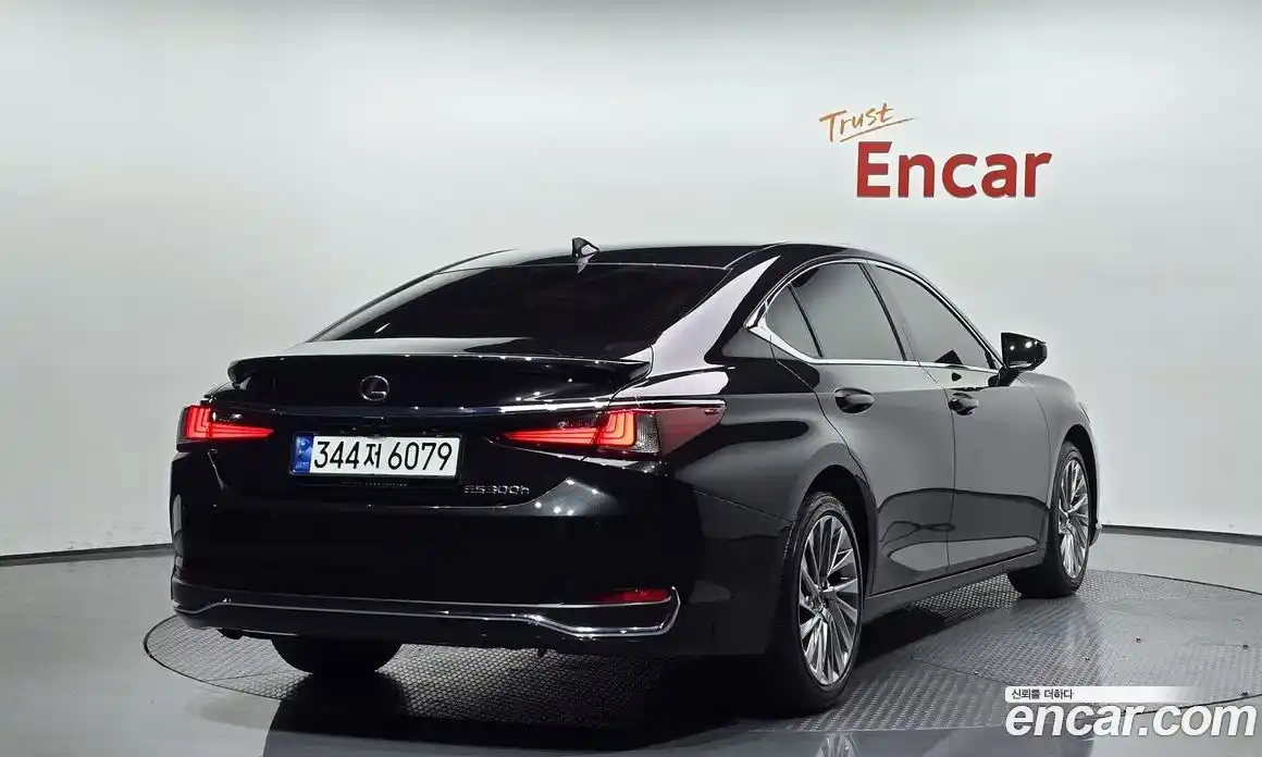 Lexus ES 2023 2.5 Автомат в Москве № 198719, фото 2