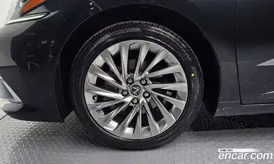 Lexus ES 2023 2.5 Автомат в Москве № 198719, миниатюра 5