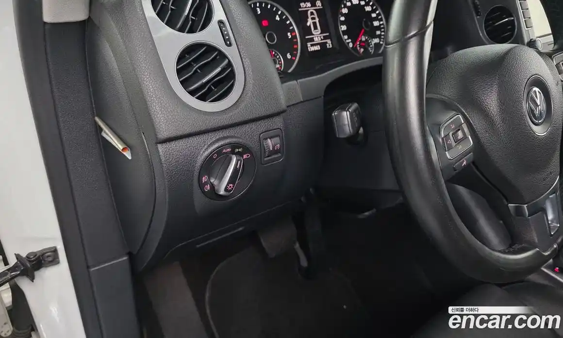 Volkswagen Tiguan 2015 2.0 Автомат в Москве № 199150, фото 11