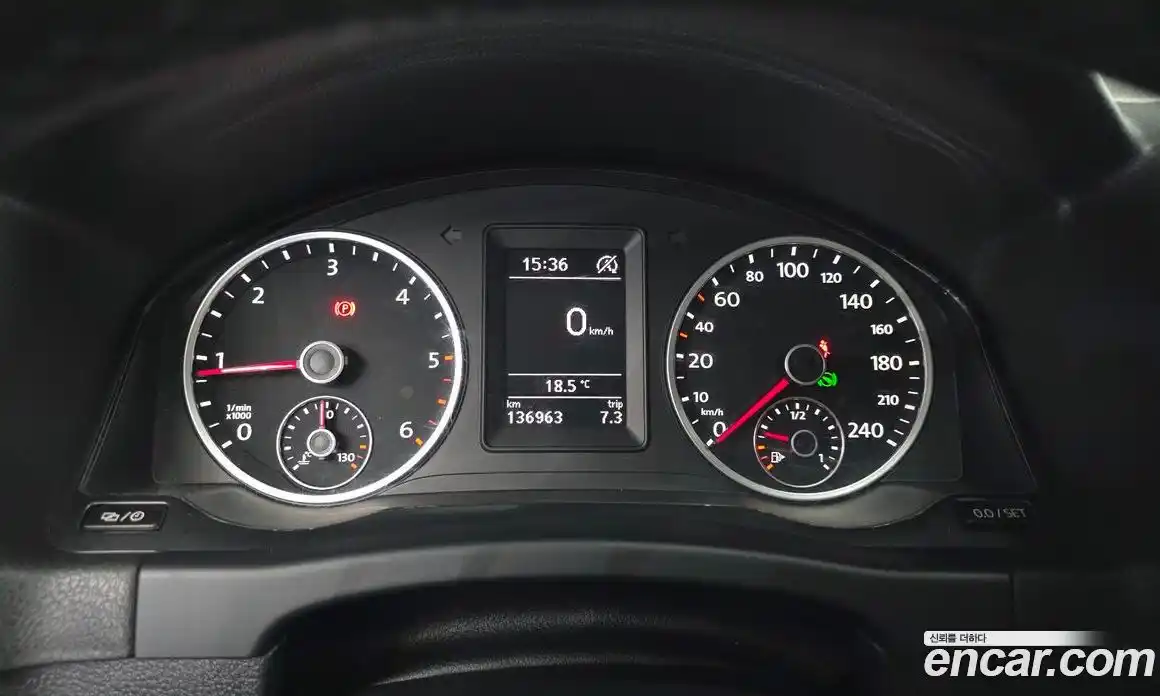 Volkswagen Tiguan 2015 2.0 Автомат в Москве № 199150, фото 3