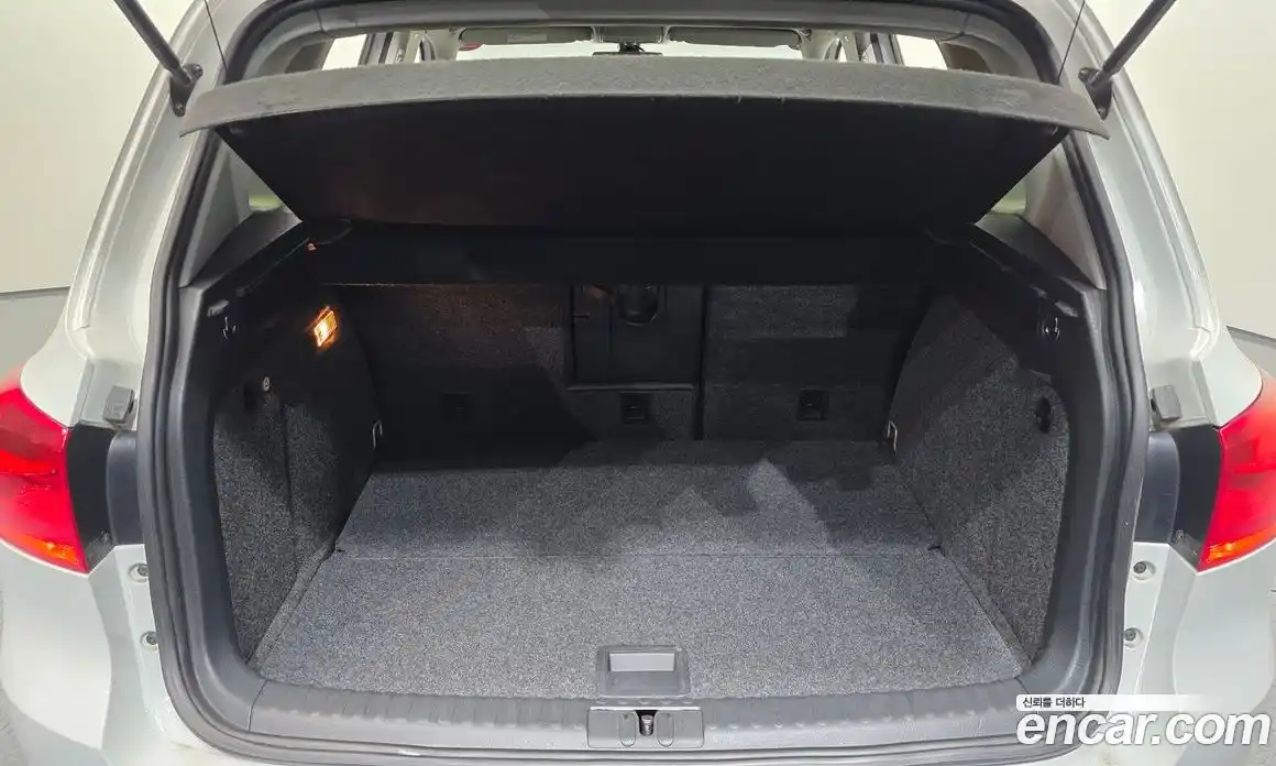 Volkswagen Tiguan 2015 2.0 Автомат в Москве № 199150, фото 4