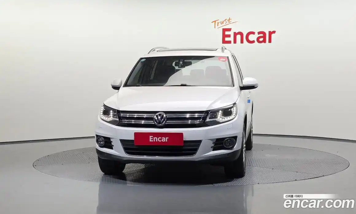 Volkswagen Tiguan 2015 2.0 Автомат в Москве № 199150, фото 8