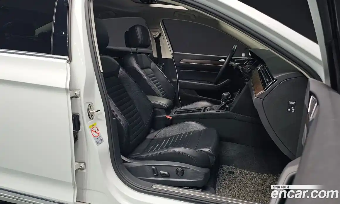 Volkswagen Passat 2018 2.0 Автомат в Москве № 199171, фото 7