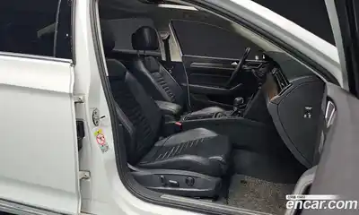 Volkswagen Passat 2018 2.0 Автомат в Москве № 199171, миниатюра 7