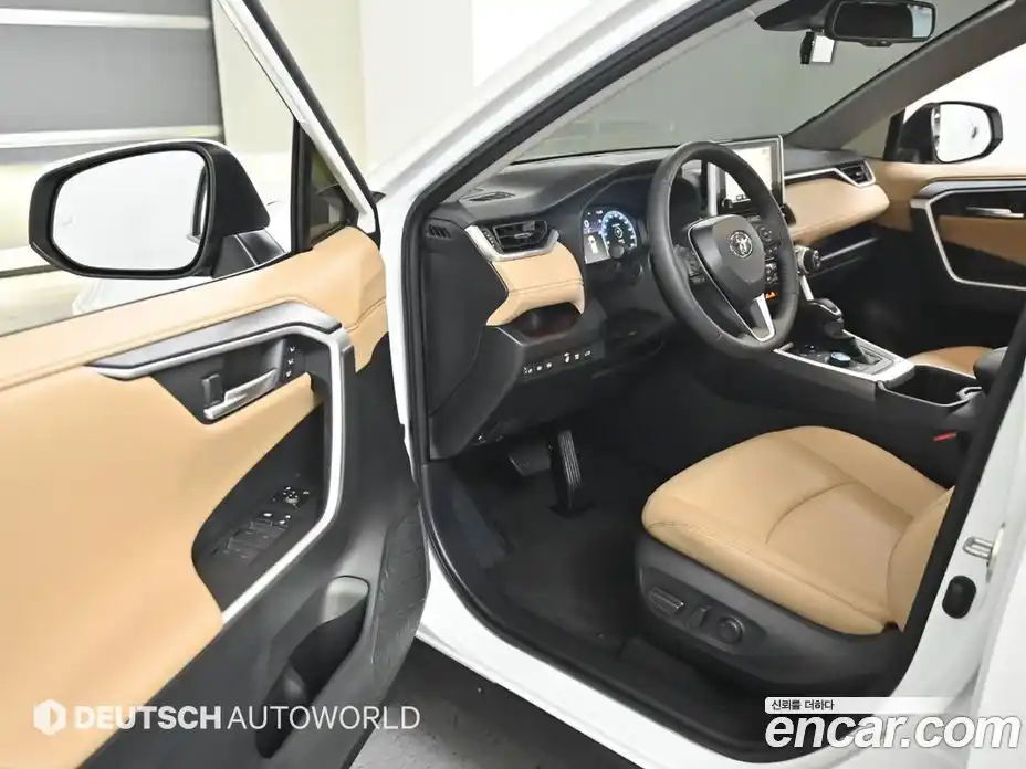 Toyota RAV4 2025 2.5 Автомат в Москве № 199546, фото 12