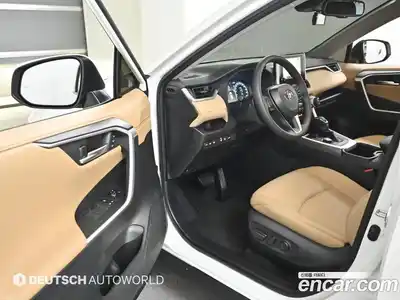 Toyota RAV4 2025 2.5 Автомат в Москве № 199546, миниатюра 12