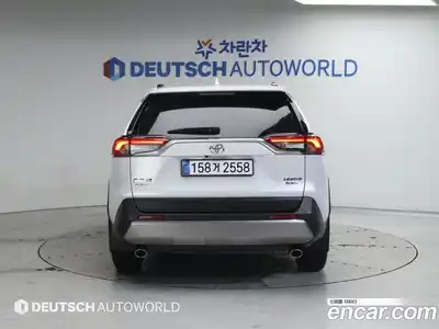 Toyota RAV4 2025 2.5 Автомат в Москве № 199546, миниатюра 5