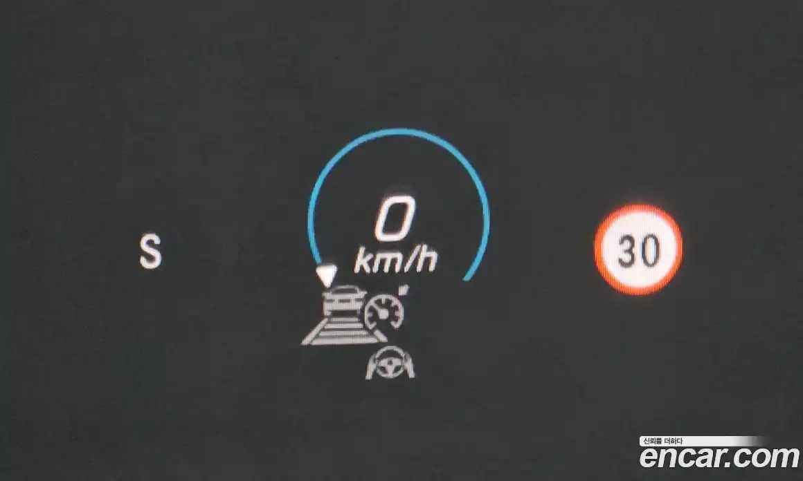 Mercedes-Benz EQB 2023 0.2 Автомат в Москве № 200043, фото 17