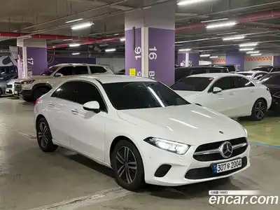 Mercedes-Benz A-Class 2022 2.0 Автомат в Москве № 205526, миниатюра 3
