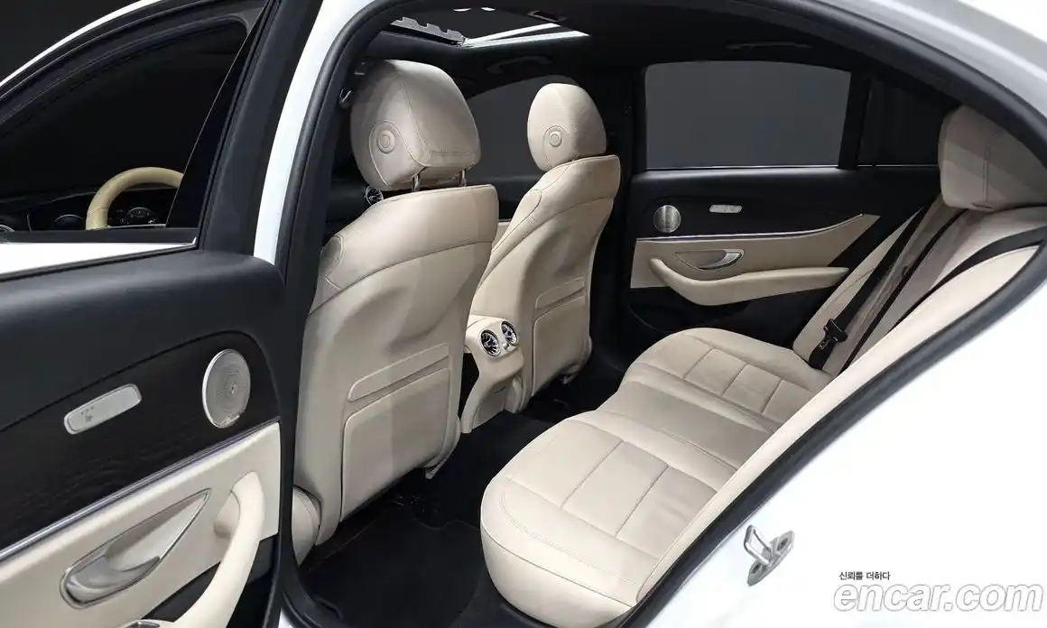 Mercedes-Benz E-Class 2023 2.0 Автомат в Москве № 206486, фото 12