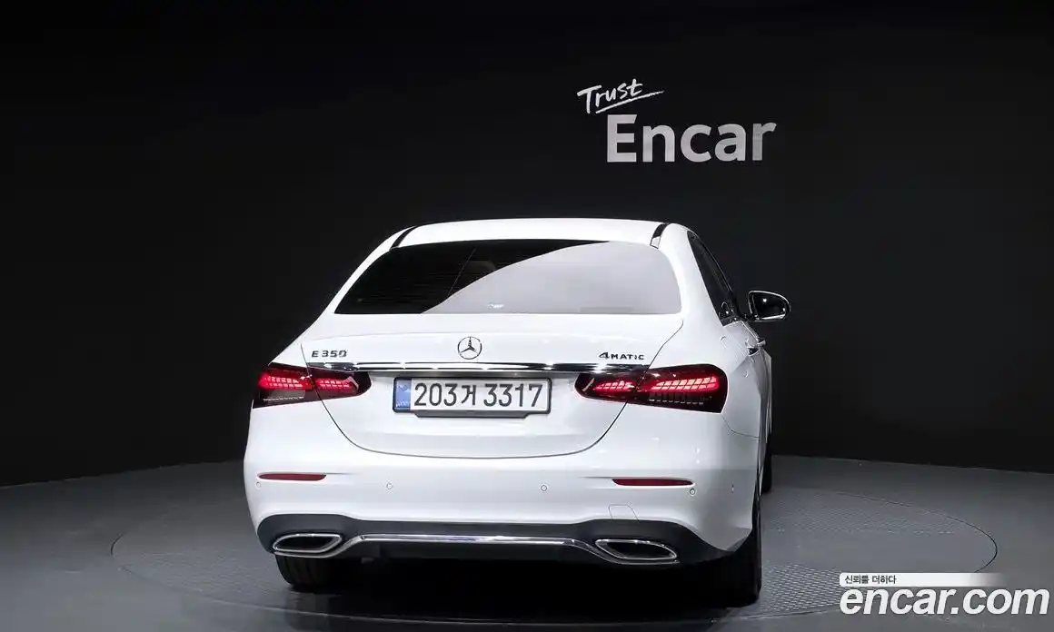 Mercedes-Benz E-Class 2023 2.0 Автомат в Москве № 206486, фото 4