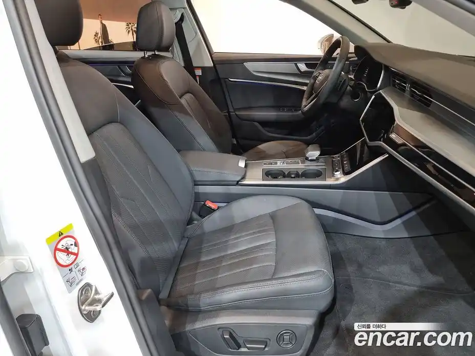 Audi A6 2023 2.0 Автомат в Москве № 206495, фото 12