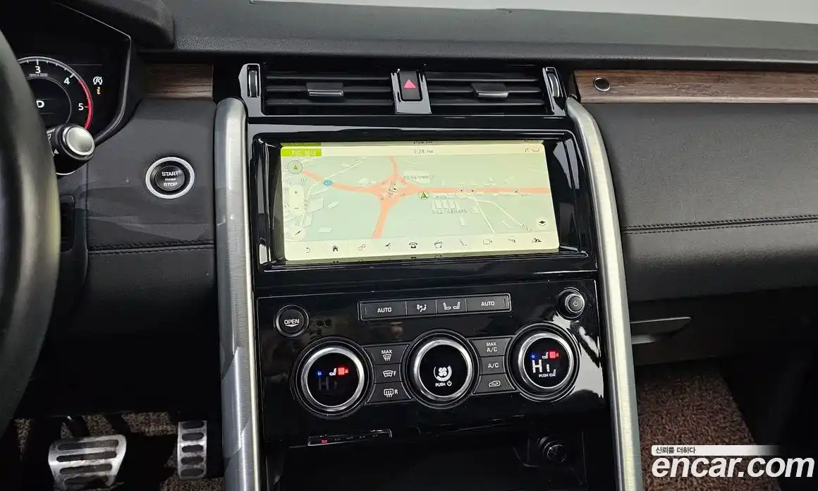 Land Rover Discovery 2018 3.0 Автомат в Москве № 213618, фото 16