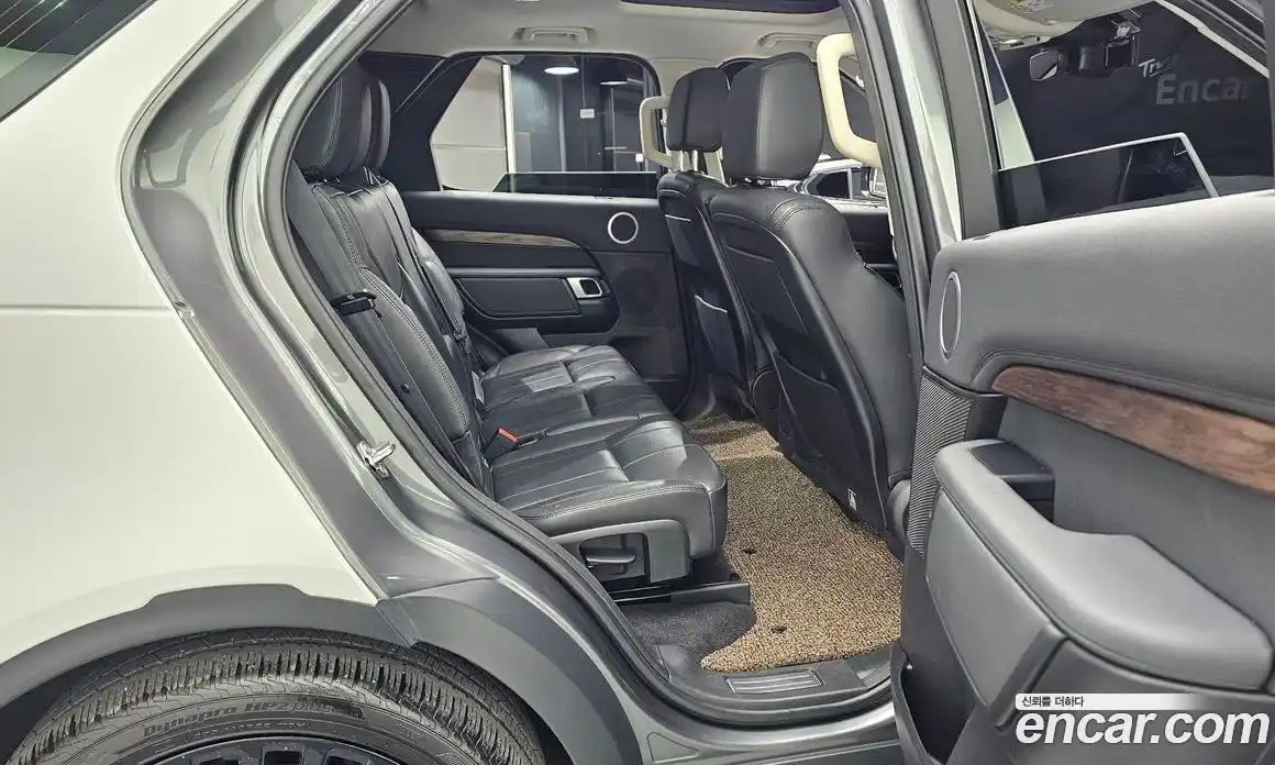 Land Rover Discovery 2018 3.0 Автомат в Москве № 213618, фото 17