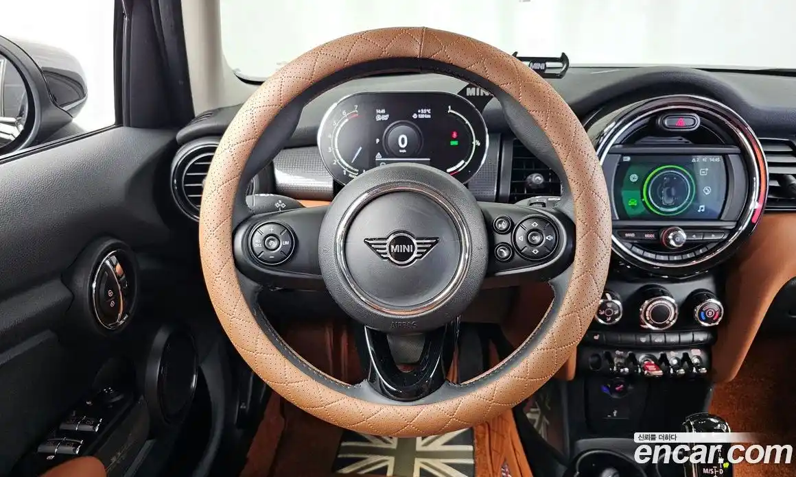 Mini Cooper 2021 1.5 Автомат в Москве № 214125, фото 11