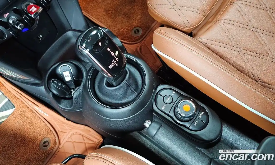 Mini Cooper 2021 1.5 Автомат в Москве № 214125, фото 12