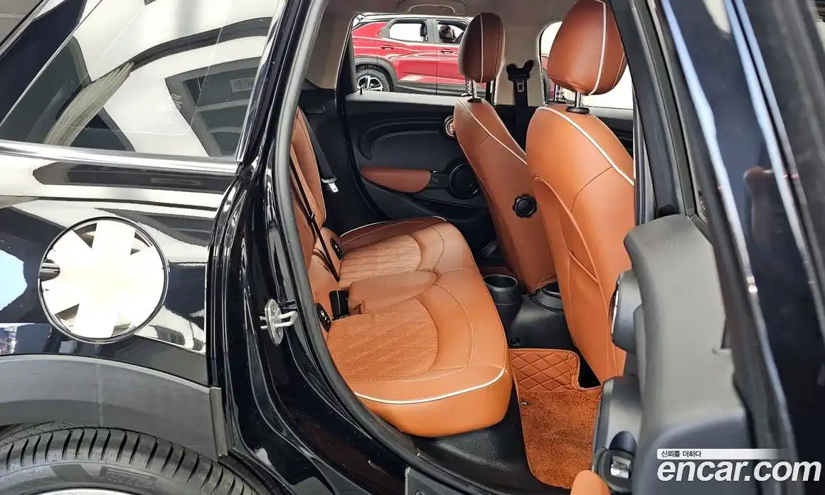 Mini Cooper 2021 1.5 Автомат в Москве № 214125, фото 13