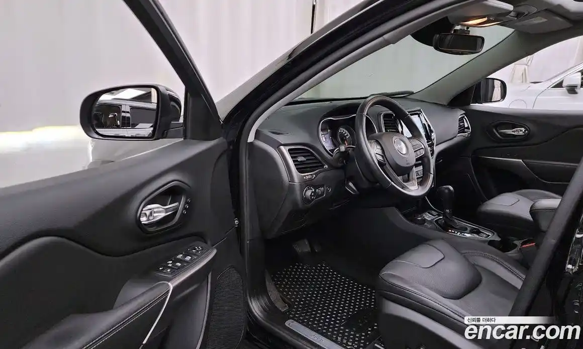 Jeep Cherokee 2021 2.4 Автомат в Москве № 215465, фото 18