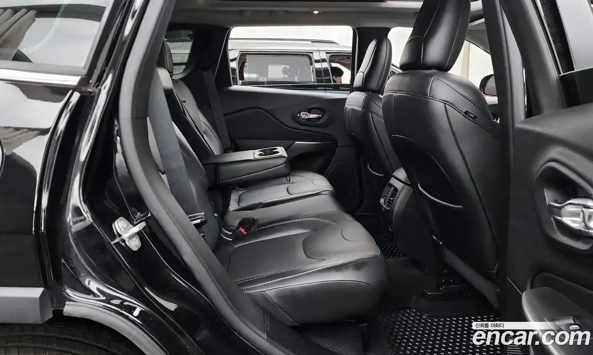 Jeep Cherokee 2021 2.4 Автомат в Москве № 215465, фото 5