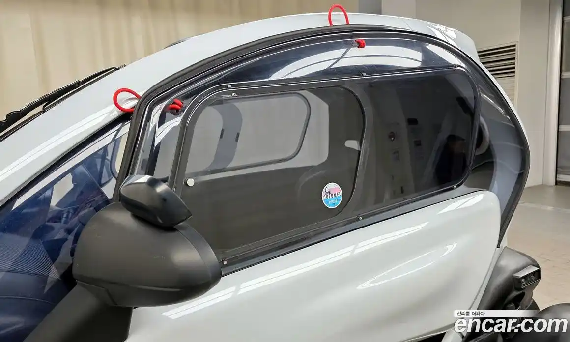 Renault Twizy 2020 0.1 Автомат в Москве № 220009, фото 11