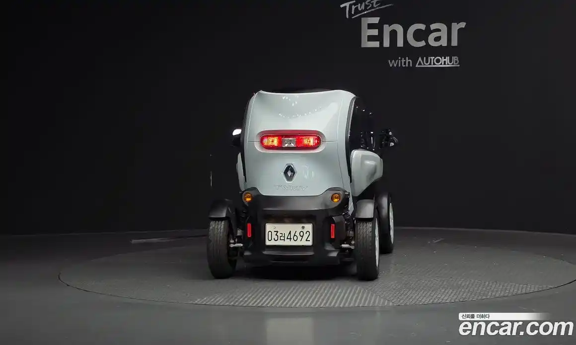 Renault Twizy 2020 0.1 Автомат в Москве № 220009, фото 18