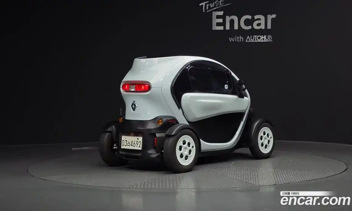 Renault Twizy 2020 0.1 Автомат в Москве № 220009, фото 3