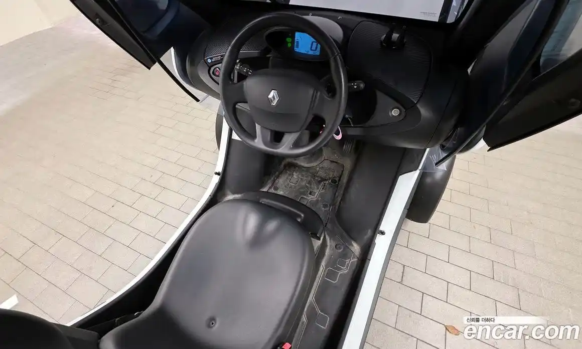 Renault Twizy 2020 0.1 Автомат в Москве № 220009, фото 7