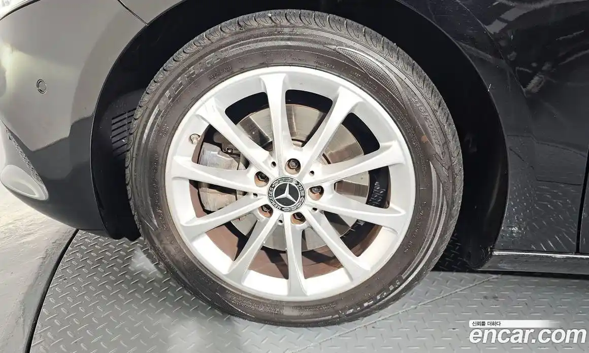 Mercedes-Benz A-Class 2020 2.0 Автомат в Москве № 223144, фото 14