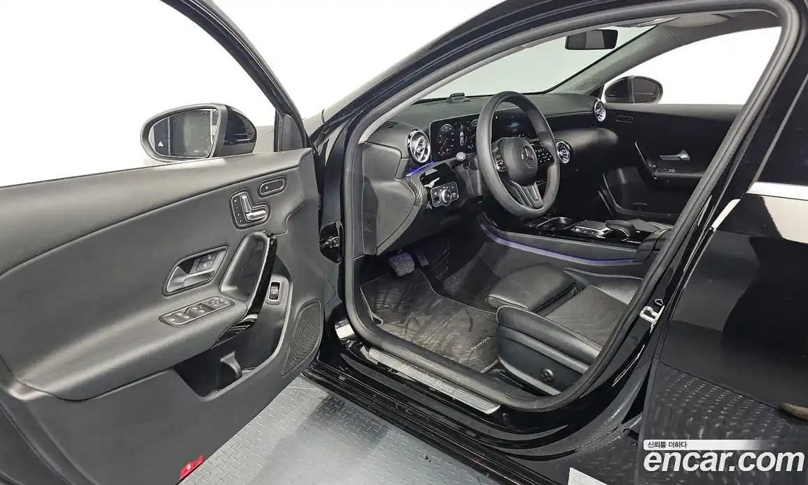 Mercedes-Benz A-Class 2020 2.0 Автомат в Москве № 223144, фото 19