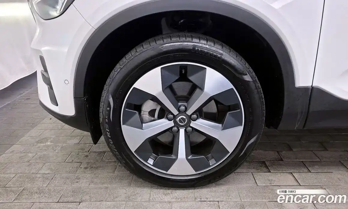 Volvo XC40 2024 2.0 Автомат в Москве № 230391, фото 12