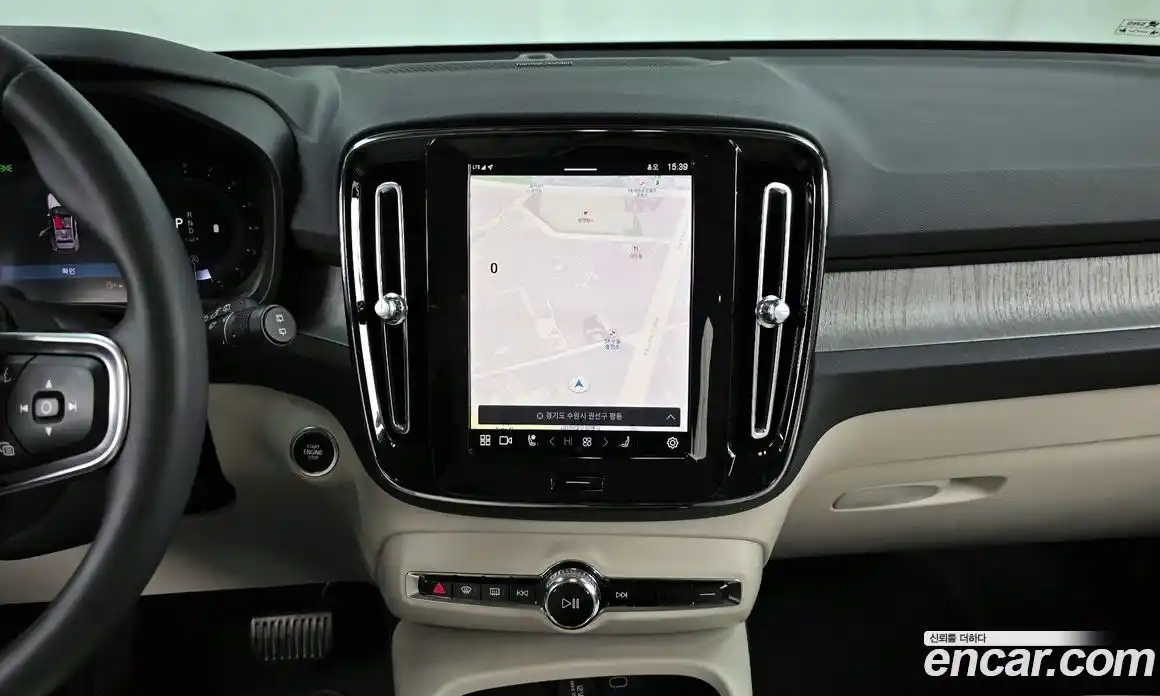 Volvo XC40 2024 2.0 Автомат в Москве № 230391, фото 15