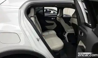 Volvo XC40 2024 2.0 Автомат в Москве № 230391, миниатюра 2