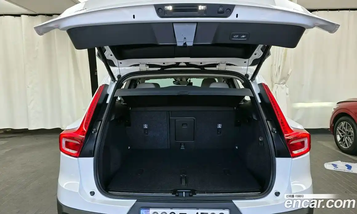 Volvo XC40 2024 2.0 Автомат в Москве № 230391, фото 8