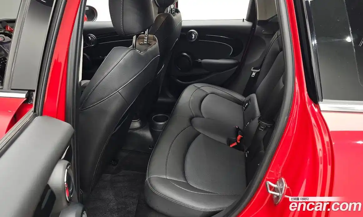 Mini Cooper 2022 1.5 Автомат в Москве № 231398, фото 11