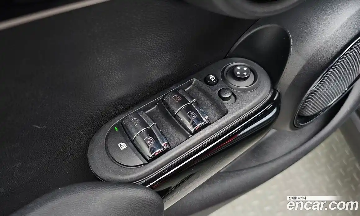 Mini Cooper 2022 1.5 Автомат в Москве № 231398, фото 18