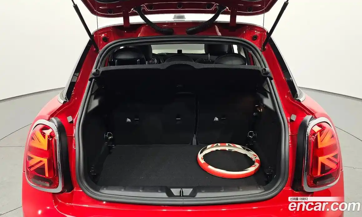 Mini Cooper 2022 1.5 Автомат в Москве № 231398, фото 19