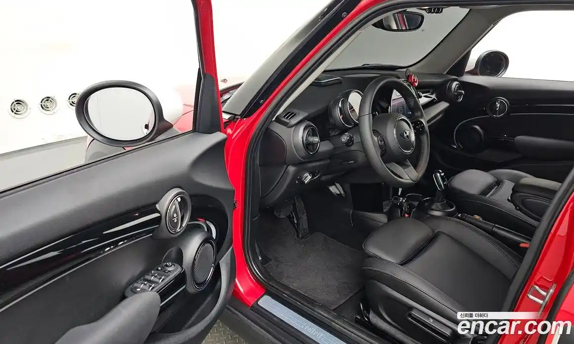 Mini Cooper 2022 1.5 Автомат в Москве № 231398, фото 9