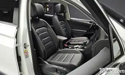 Volkswagen Tiguan 2018 2.0 Автомат в Москве № 232233, миниатюра 11