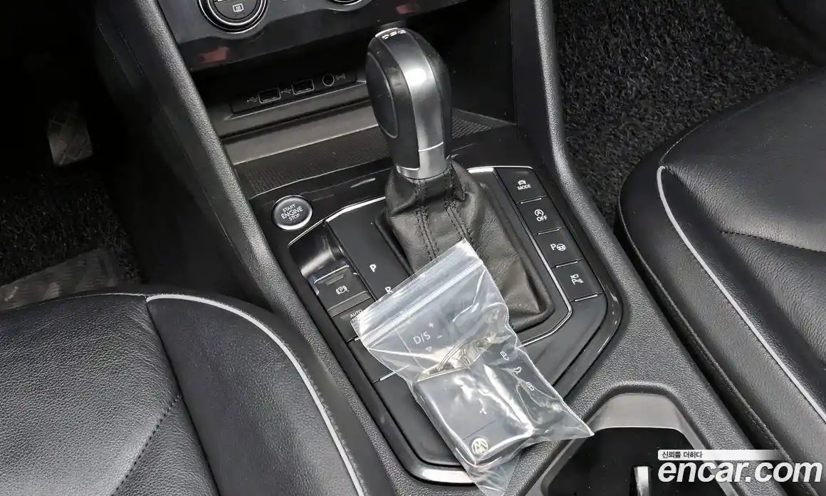 Volkswagen Tiguan 2018 2.0 Автомат в Москве № 232233, фото 3