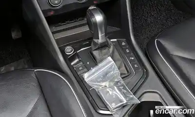 Volkswagen Tiguan 2018 2.0 Автомат в Москве № 232233, миниатюра 3