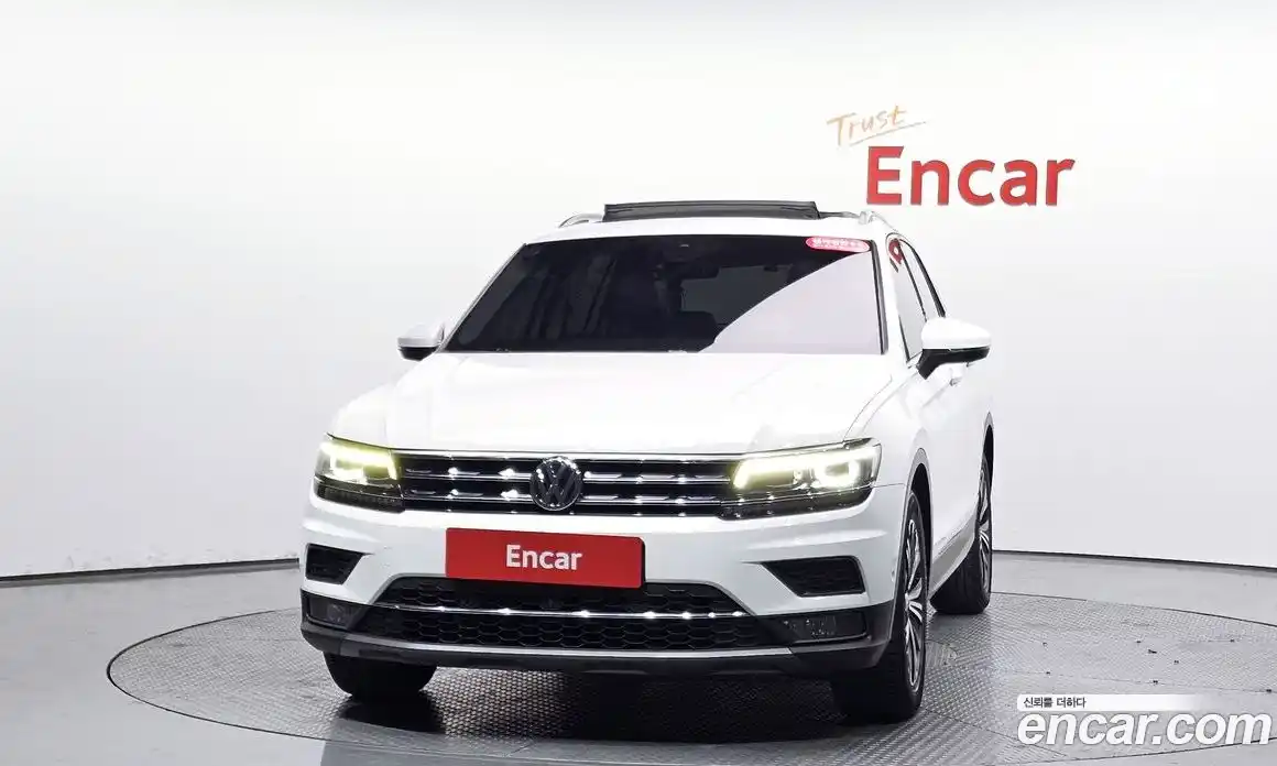 Volkswagen Tiguan 2018 2.0 Автомат в Москве № 232233, фото 5